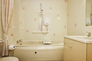BATHROOM- click for photo gallery